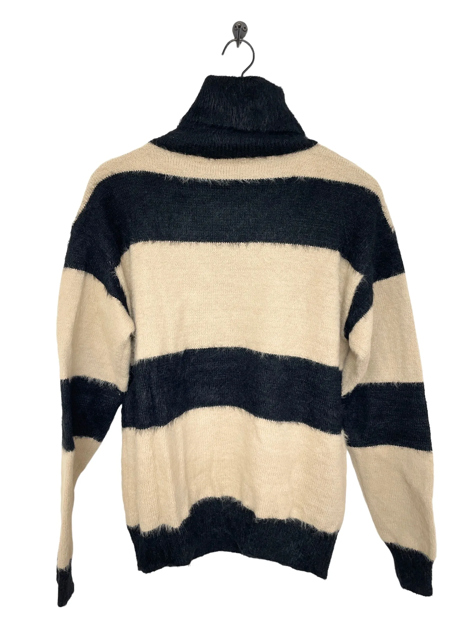 Black Cream Sweater Clothes Mentor, Size L
